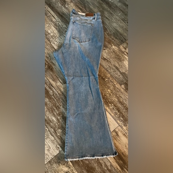 Judy Blue Full Size Mid Rise Raw Hem Slit Flare Jeans. size 24W NWT - Picture 3 of 5